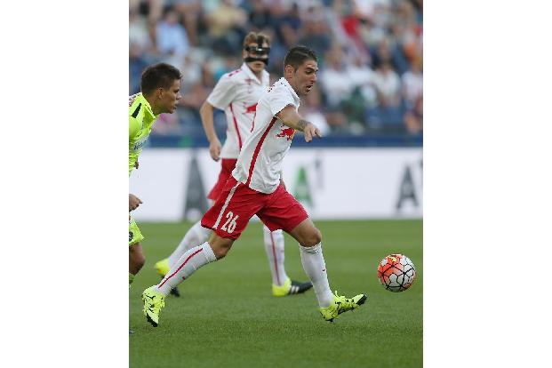Der Spanier stürmte bereits für den FC Barcelona bevor es ihn von 2012 bis 2017 zu RB Salzburg zog. Dann meldete Beijing Guo...
