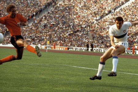 Nicht Roberto Baggio, nicht Filippo Inzaghi und nicht Francesco Totti heißt der Top-Torjäger der Azzurri, sondern Luigi Riva...