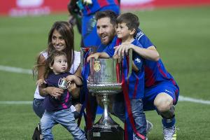 Lionel Messi heiratet seine Jugendliebe
