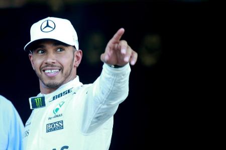 Zeitstrafe für Vettel, Hamilton muss an die Box