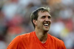 Baseball für guten Zweck: "Baby-Giraffe" Nowitzki gewinnt Charity-Spiel