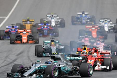 Formel 1: Bottas gewinnt den Start vor Vettel