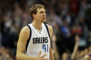 Nowitzki ohne Hektik bei neuem Vertrag - "Der alte Mann, der bleibt schon da"