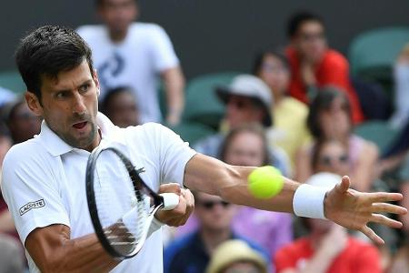 Wimbledon: Federer und Djokovic nach Kurzarbeit in Runde zwei Wimbledon: Federer und Djokovic nach Kurzarbeit in Runde zwei