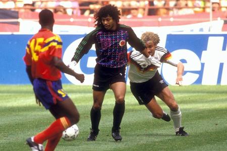 'El Loco', so wurde René Higuita von den Fans liebevoll genannt. Der ehemalige kolumbianische Nationalkeeper liebte das Risi...