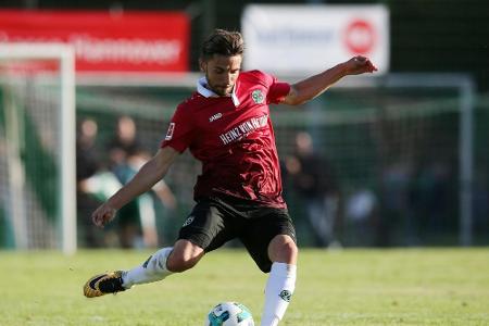 Prellung im rechten Knie: Trainingspause für 96-Verteidiger Korb Prellung im rechten Knie: Trainingspause für 96-Verteidiger Korb