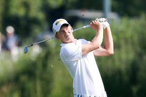 Golf: Engländer Smith vorn - Siem mit Hole-in-One zum Sportwagen