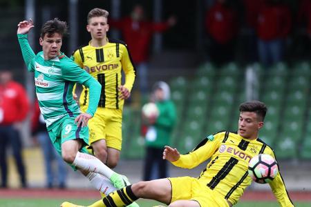 Den Anfang beim 3:0 im Rückspiel gegen die Schwarz-Gelben machte Leon Sitz. Auch Dortmunds Ramzi Ferjani (r.) konnte den jun...