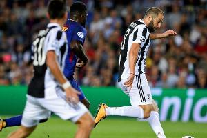 Higuain zeigt Barca-Fans den Mittelfinger