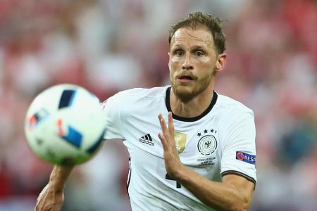 Hofft durch seinen Wechsel zu Juventus Turin auf mehr Spielzeit als beim FC Schalke. Bekommt er diese, wird Löw auf den Abwe...