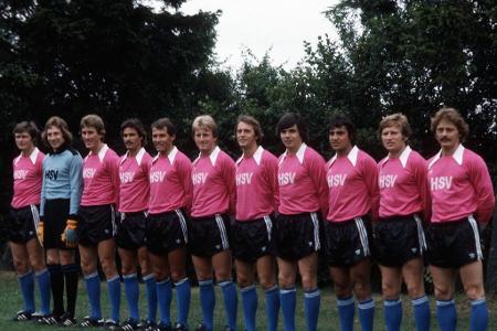 Um mehr Frauen ins Stadion zu locken, werden die Trikots der HSV-Profis pink. Die Maßnahme geht zurück auf Dr. Peter Krohn -...