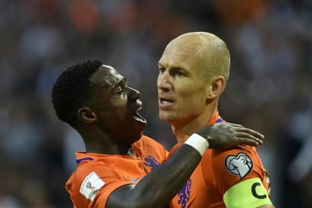 Niederlande wahren WM-Chance, Leipzigs Forsberg trifft für Schweden Niederlande wahren WM-Chance, Leipzigs Forsberg trifft für Schweden