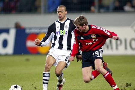 Debüt am 18. Februar 2003 für Bayer Leverkusen gegen Newcastle (1:3)