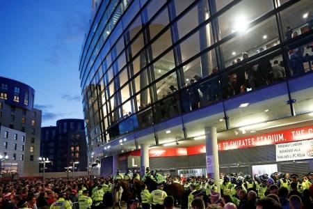 Nach Fan-Chaos in London: Köln muss weiter auf Urteil der UEFA warten