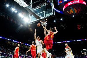 Titelverteidiger Spanien im EM-Halbfinale gegen Slowenien