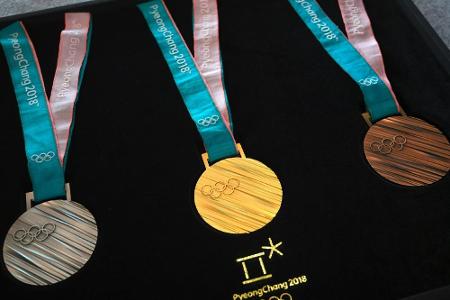 Olympische Medaillen für Pyeongchang präsentiert Olympische Medaillen für Pyeongchang präsentiert