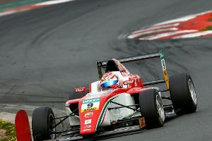 ADAC Formel 4: Armstrong reist als Spitzenreiter zum Finale