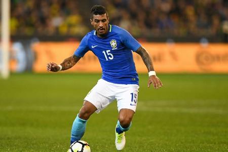 Barcelona holt Mittelfeldspieler Paulinho für 40 Millionen Barcelona holt Mittelfeldspieler Paulinho für 40 Millionen