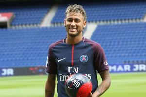 Rekordstar Neymar von Empfang "geblendet": "Das Gefühl ist wunderbar"