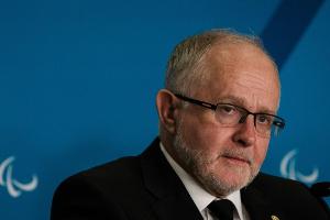 Sir Craven tritt ab - Vier Kandidaten für Nachfolge