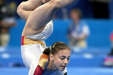 Turn-Olympiasiegerin Raducan neue Verbandspräsidentin Rumäniens Turn-Olympiasiegerin Raducan neue Verbandspräsidentin Rumäniens