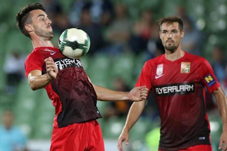 In der ersten Hälfte machte Mattersburg das Spiel, die Tore schoss jedoch Admira Wacker. Die Niederösterreicher agierten eis...