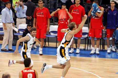 Die EM 2005 wird zur ganz großen Nowitzki-Show. Der deutsche Superstar führt das Team mit überragenden Leistungen bis in das...