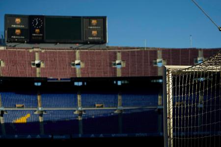 'Camp Nou' ist katalanisch und bedeutet 'Neues Spielfeld'.