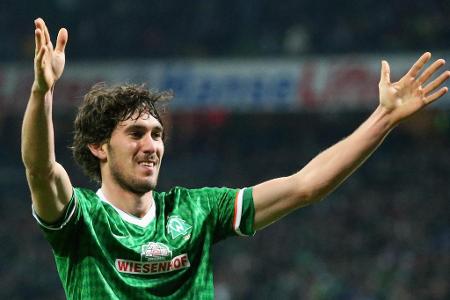 An der Weser ist das 'Tannenbaum-Trikot' jahrelang Tradition. Im Dezember prangt auf dem Heimtrikot von Werder Bremen das en...