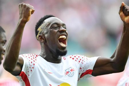 In bestechender Form zeigte sich etwas überraschend Jean-Kévin Augustin. Nach der Verletzung von Yussuf Poulsen rutsche der ...
