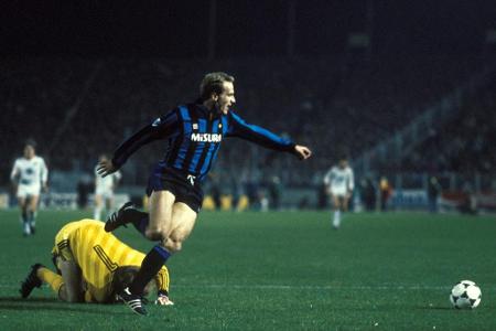 Ebenfalls für Inter und Bayern aktiv und ebenfalls 22 Mal erfolgreich war Karl-Heinz Rummenigge. Im UEFA-Pokal war für den D...