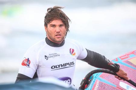 Freestyle statt Wellenreiten: Surfer Köster muss sich gedulden Freestyle statt Wellenreiten: Surfer Köster muss sich gedulden