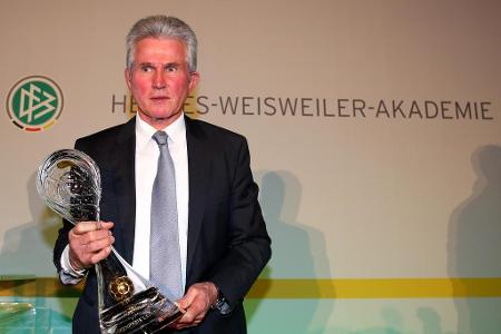 Ehrenpreis des DFB: Am 30. März 2015 wird Heynckes in Bonn vom Verband als fünfter Trainer nach Dettmar Cramer, Udo Lattek, ...