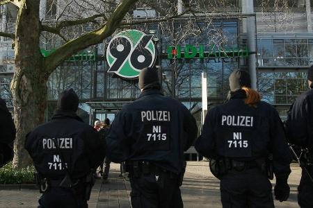 Polizei unterbindet in Hannover zwei Schlägereien