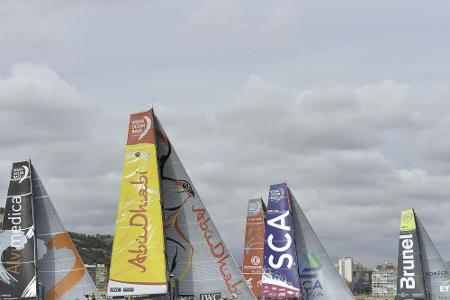 Harter Dreikampf zum Auftakt des Volvo Ocean Race