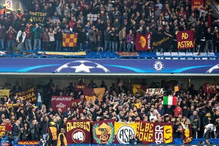 Affenlaute: UEFA ermittelt gegen Rom-Fans Affenlaute: UEFA ermittelt gegen Rom-Fans