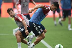 FC Bayern: James und Bernat wieder im Mannschaftstraining