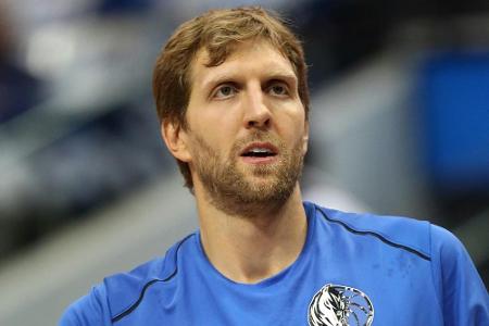 Bei Verletzung: Nowitzki schließt früheres Karriereende nicht aus Bei Verletzung: Nowitzki schließt früheres Karriereende nicht aus