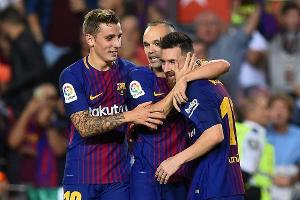 Barcelona behauptet Vorsprung