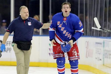 NHL-Profi Vesey: Ausgeschlagener Zahn in der Unterlippe gefunden NHL-Profi Vesey: Ausgeschlagener Zahn in der Unterlippe gefunden