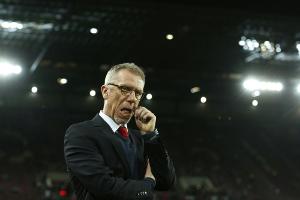 Kölns Geschäftsführer Wehrle verweigert Trainer Stöger Jobgarantie