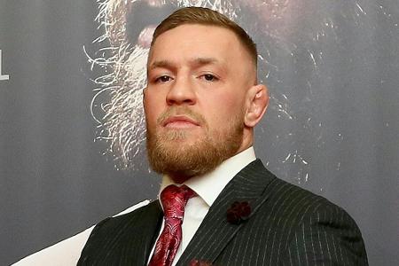MMA-Kämpfer McGregor stürmt Ring in Dublin und bedroht Kampfrichter