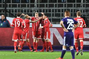 Glückliche Bayern wahren Mini-Chance auf Gruppensieg