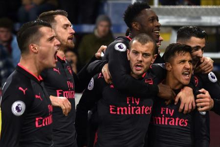 England: Arsenal klettert ohne Özil, ManCity siegt bei Huddersfield