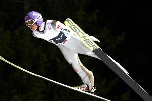 Skispringen: Deutsches Team zur Halbzeit Zweiter