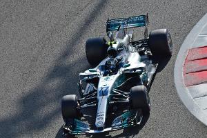 Bottas holt die letzte Pole Position des Jahres