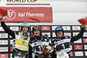 "Das ist der Hammer": Boardercrosser Berg gewinnt Weltcup in Val Thorens