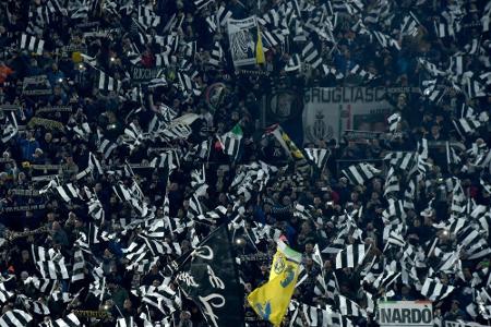 Zehn Juve-Fans in Athen verletzt