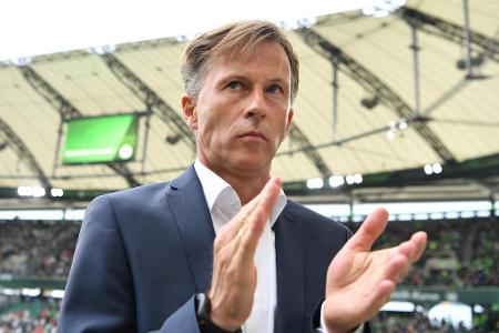 In dramatischen Relegationsspielen gegen Braunschweig rettete er den VFL Wolfsburg vor dem Abstieg. In dieser Saison sollte ...