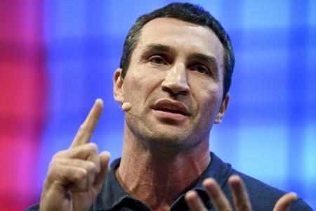 Klitschko versteigert letzten Kampfmantel - mit geheimer Prognose